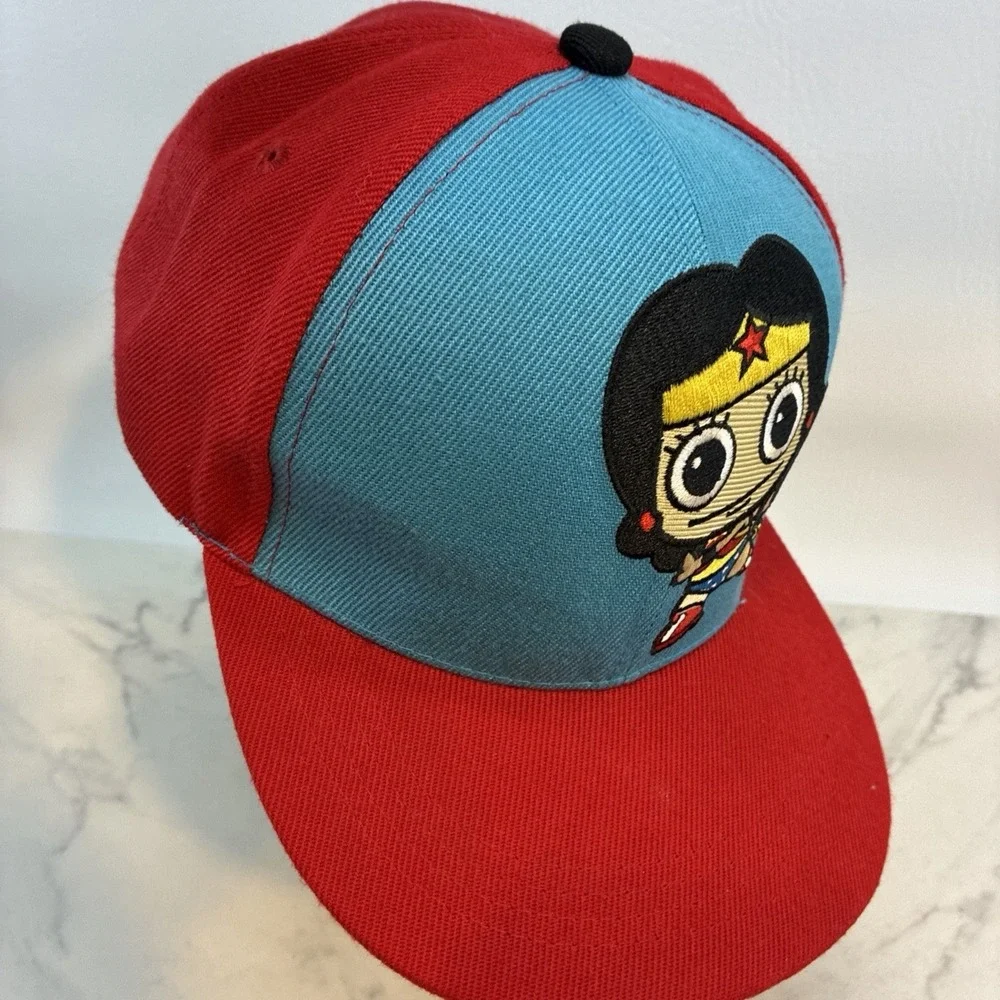WONDER WOMAN SIX FLAGS DC FUNKO SNAPBACK HAT EXCELLENT